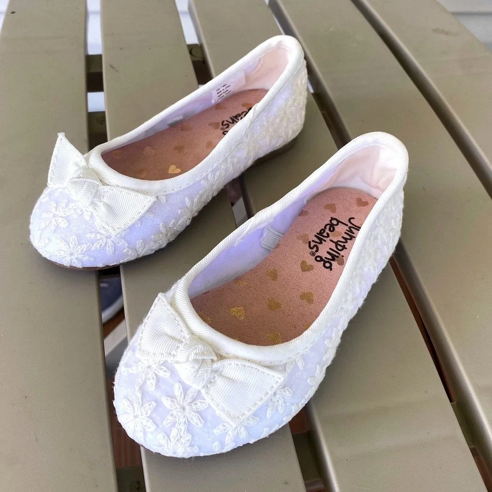 Jumping Beans White Floral Ballet Flats with Bow Accent - Size‎ 7 Toddler